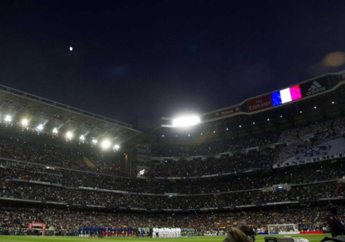 Emotivo homenaje a las víctimas de los atentados de París