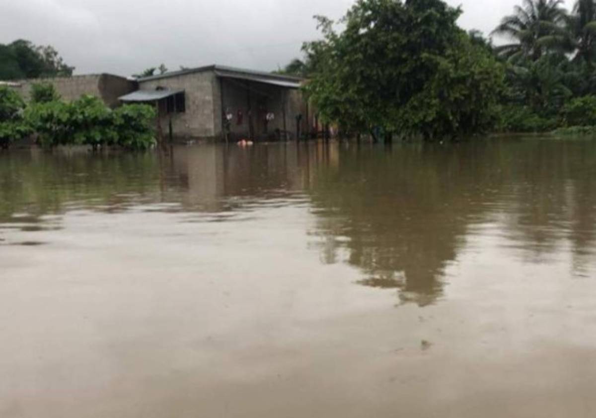 Alerta en el Valle de Sula: Río Chamelecón se desborda tras las torrenciales lluvias por Iota