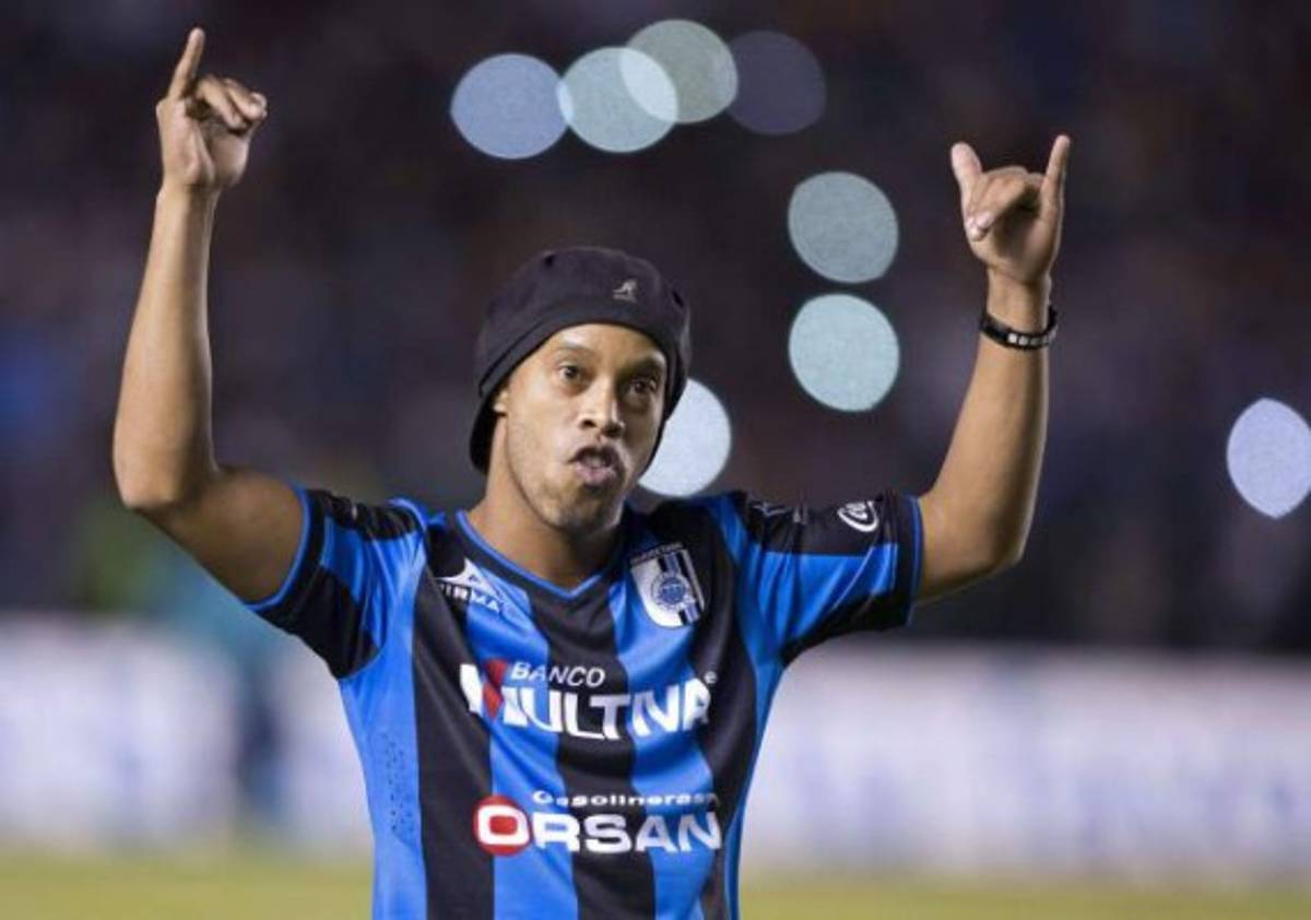 Las cláusulas de los futbolistas al descubierto: Fiestas, no viajar en avión y una playa privada