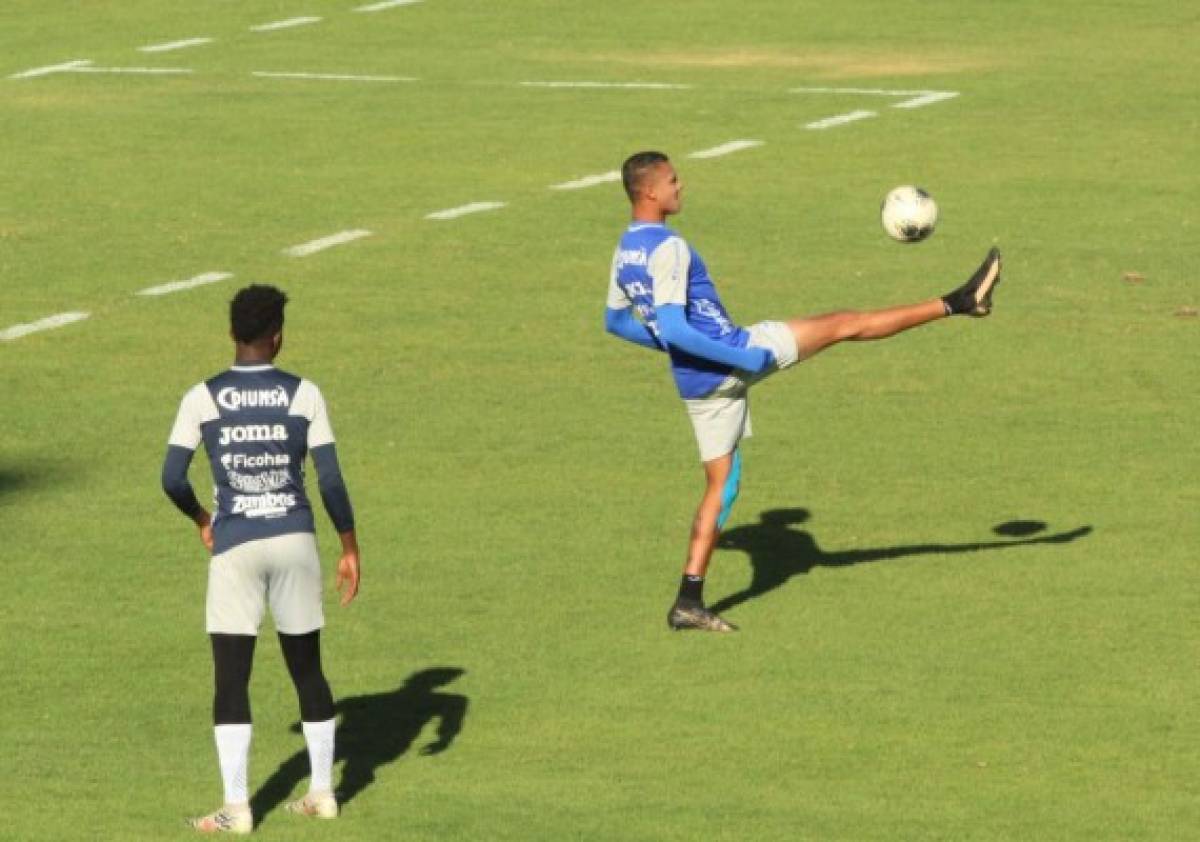 ¡Bromas, risas y un picadito! Así fue el entreno de Honduras previo al decisivo juego ante El Salvador