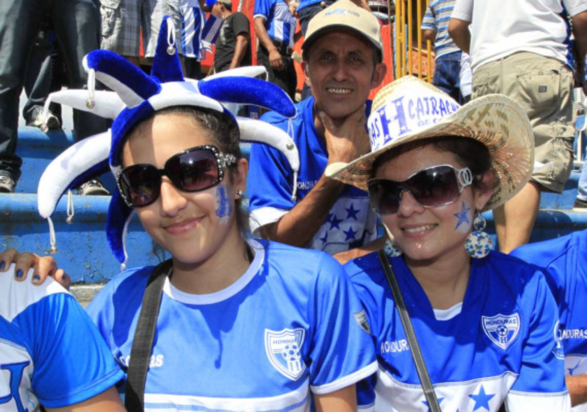 Gran Ambiente previo al Juego entre Honduras VS USA.