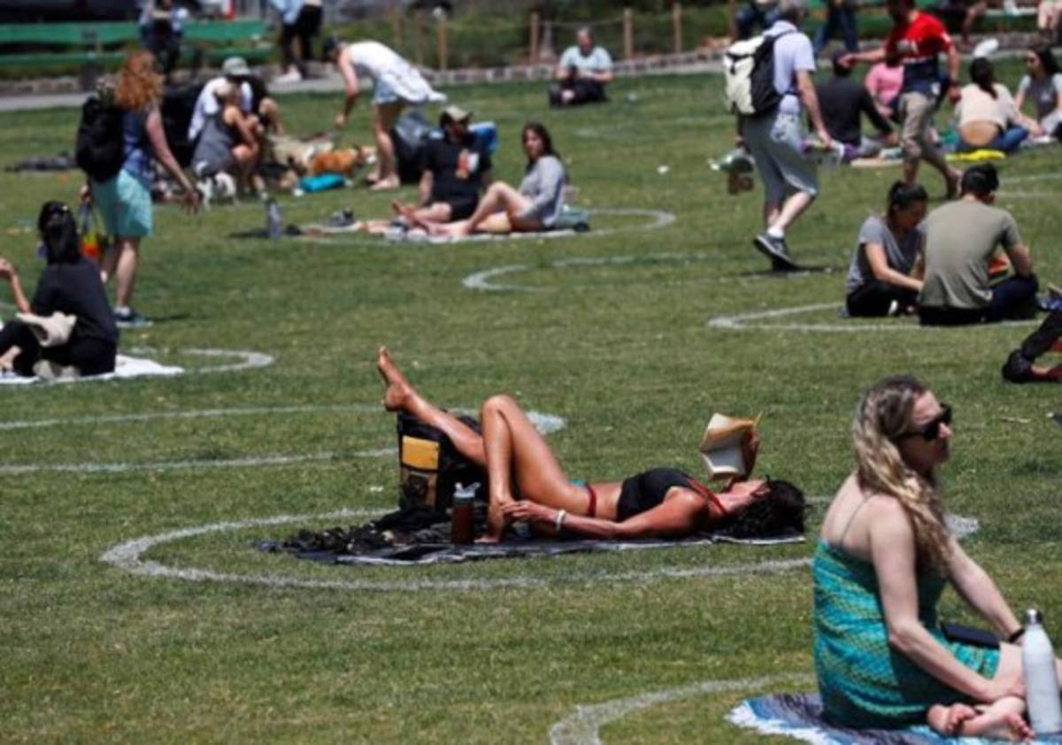 Locura en Estados Unidos: aborrotaron las playas sin importar el coronavirus y así fue captado el presidente Trump