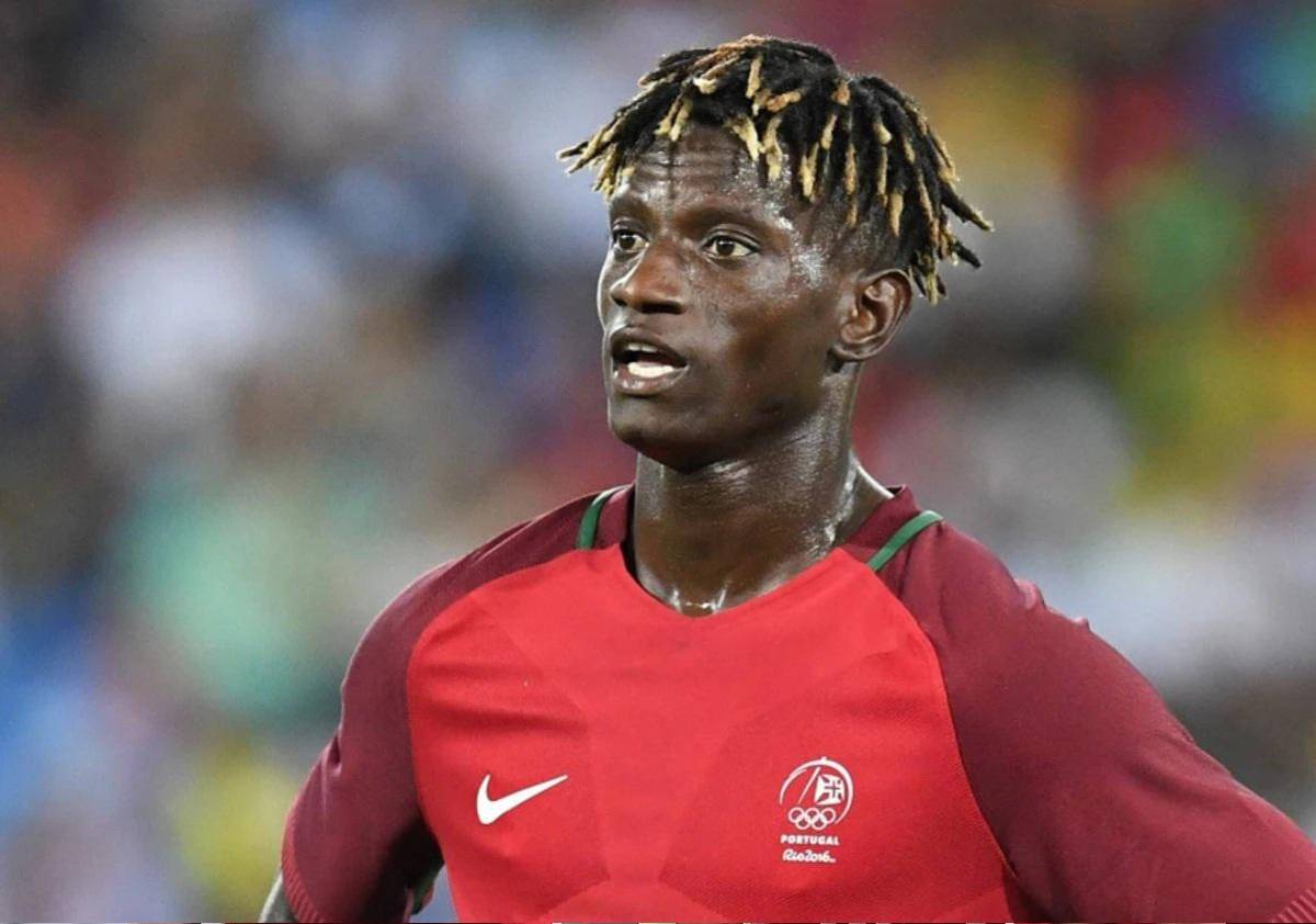 Ex Barcelona se convierte en la gran estafa del fútbol moderno: puso a jugar a su hermano gemelo y así responde