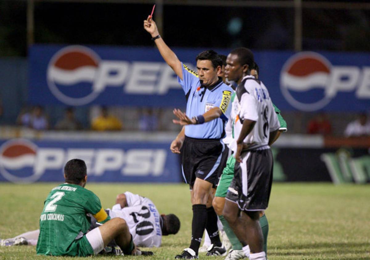 Benigno Pineda anunció su retiro del arbitraje