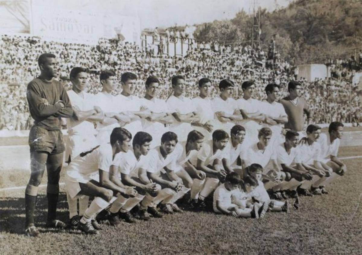 Colección de fotos históricas del Olimpia en su 103 aniversario