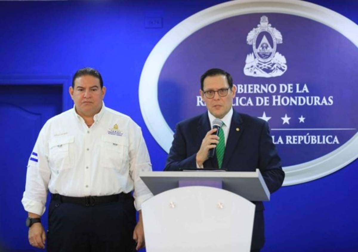 Así se ve el estadio Olímpico con los contenedores fríos para albergar cadáveres por coronavirus