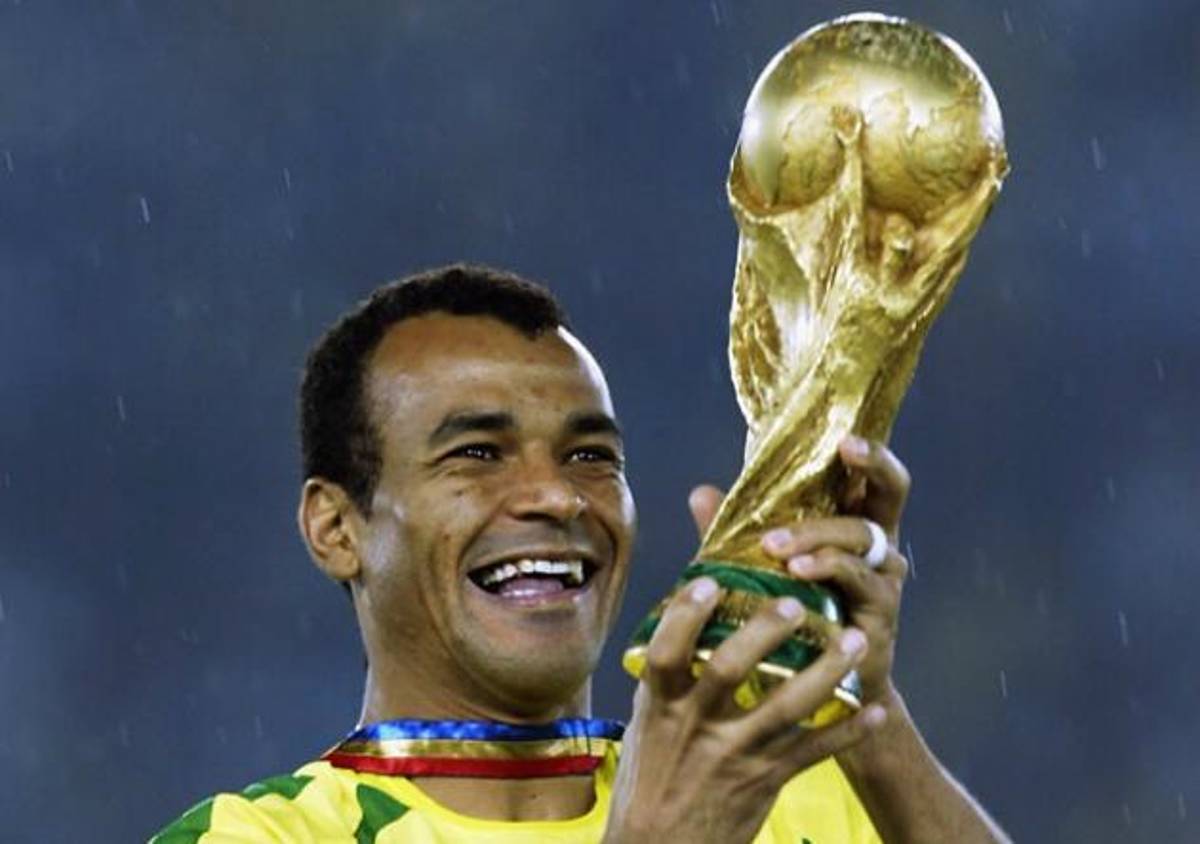 Casi pierde la nariz por su adicción y cinco terminaron muertos: Los futbolistas que tuvieron un triste final