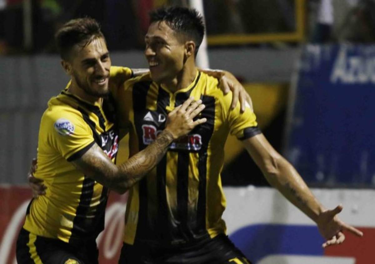 Real España noqueó a Olimpia en un clásico vibrante y con goles explosivos