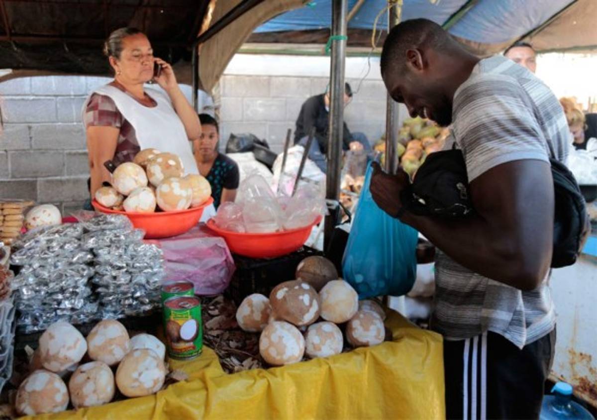 Javier Estupiñán se fue de compras al mercado en Tegucigalpa