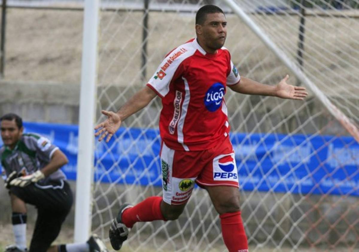 Los 11 más grandes 'matadores' extranjeros que dejaron y siguen dejando huella en Honduras