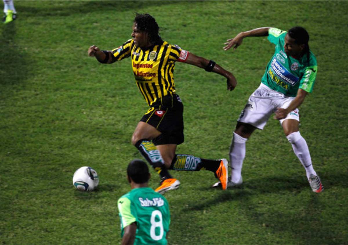 Clásico sampedrano se pintó de verde .