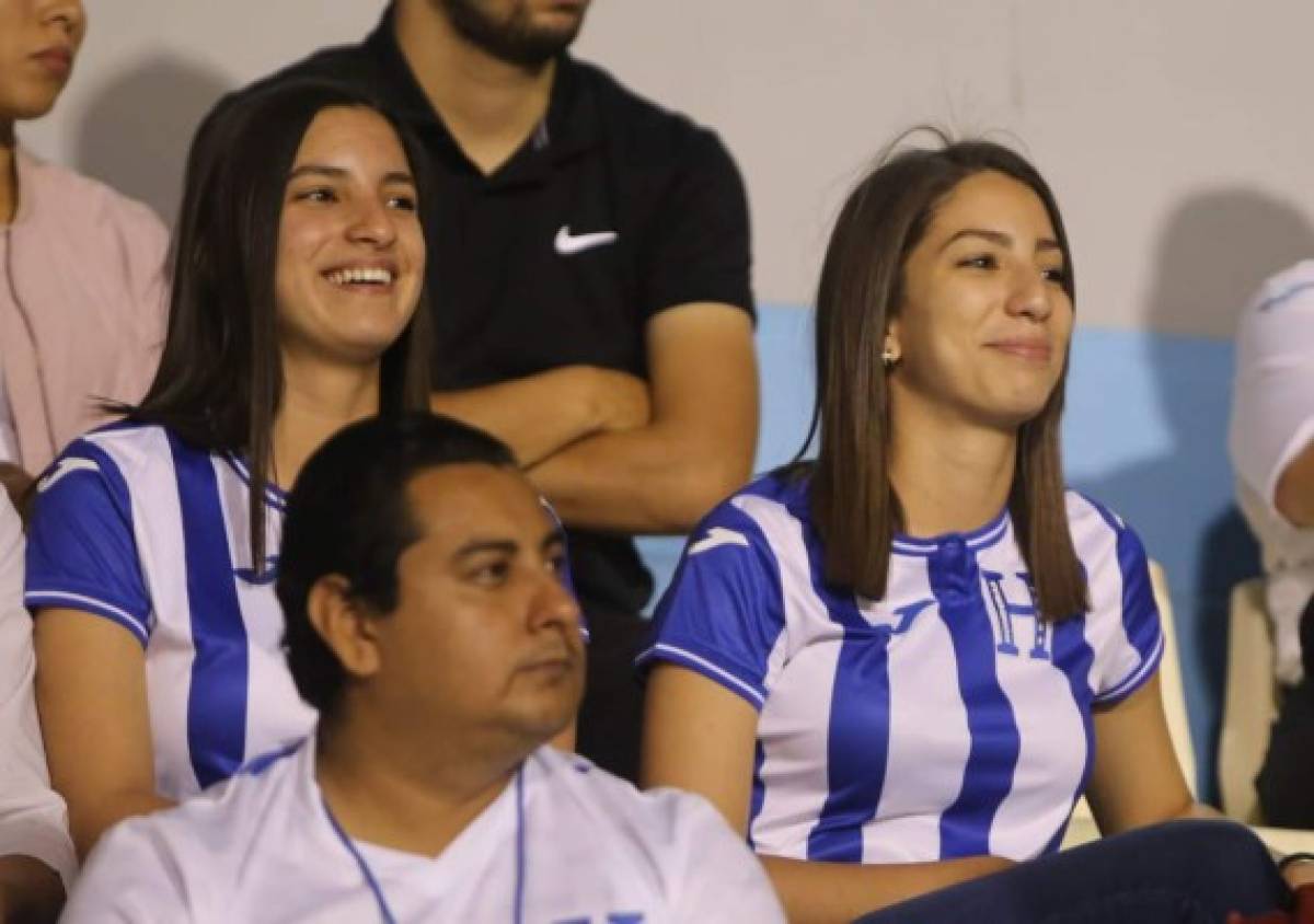 ¡Linduras! Las chicas que embellecieron el juego entre Honduras y Puerto Rico