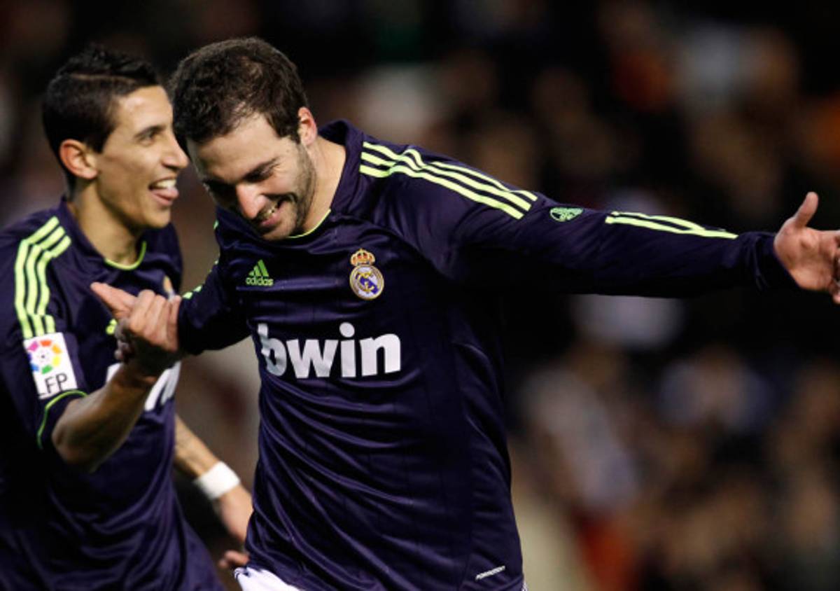 El Real Madrid pasó por encima del Valencia en Mestalla.