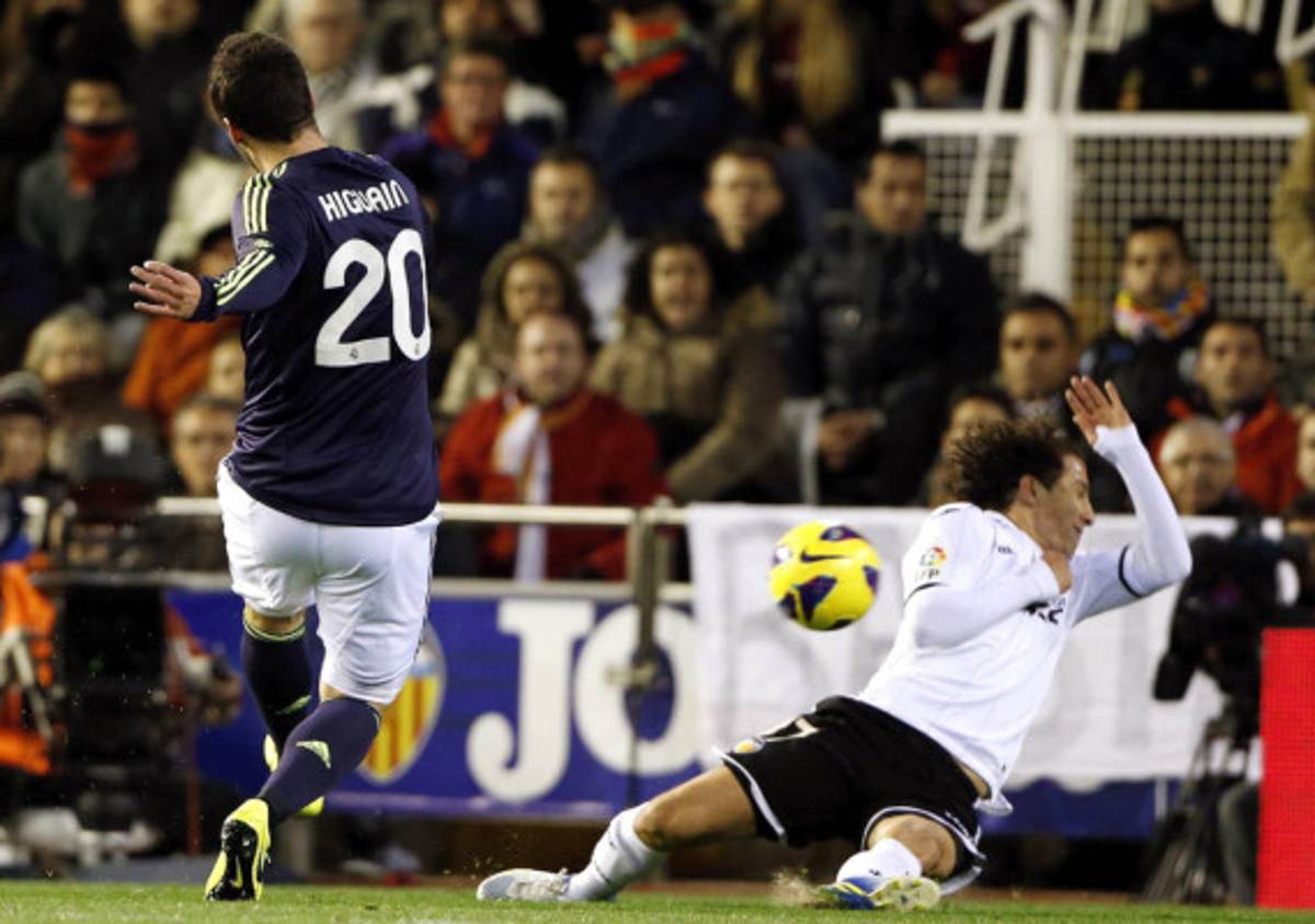 El Real Madrid pasó por encima del Valencia en Mestalla.