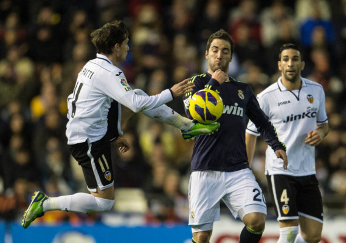 El Real Madrid pasó por encima del Valencia en Mestalla.