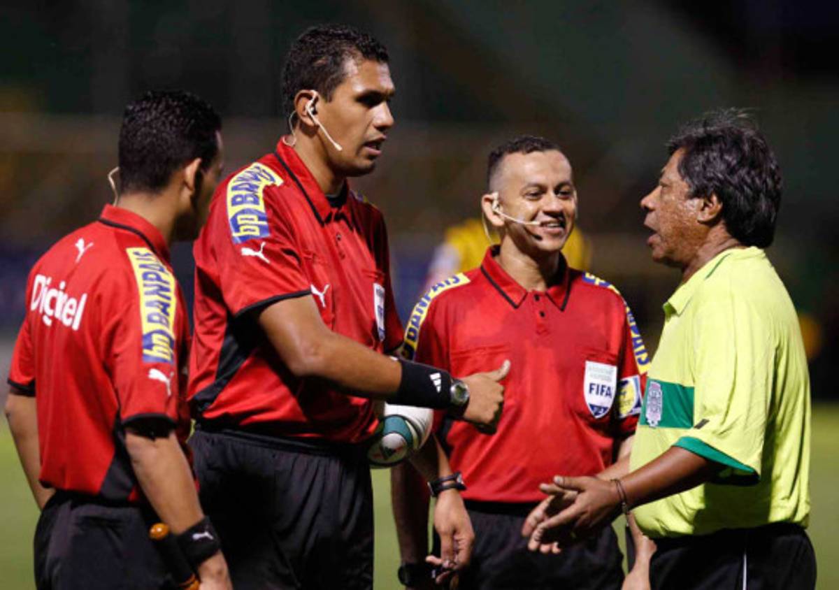 Clásico sampedrano se pintó de verde .