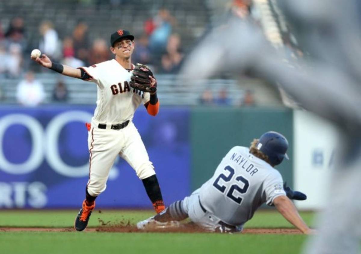 Gran parada y su primer hit: Así fue la noche histórica de Mauricio Dubón con los Gigantes