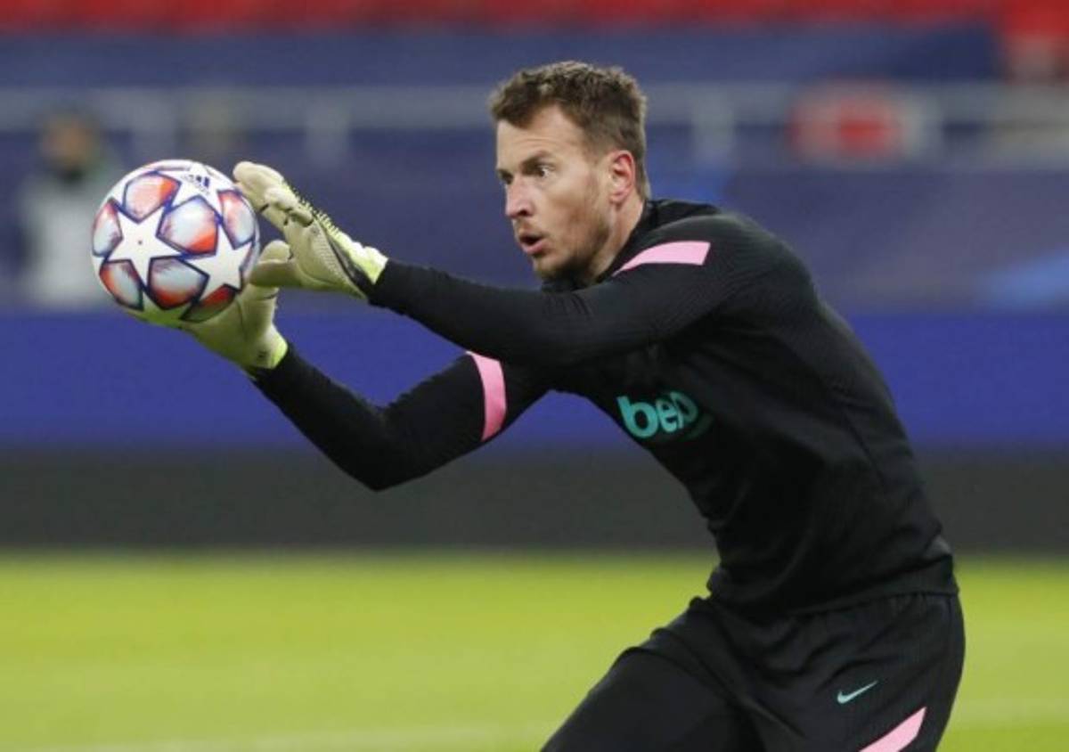 Mercado de fichajes: Ozil anuncia su nuevo club, crack llega al Milan... ¡y bomba en el Real Madrid!