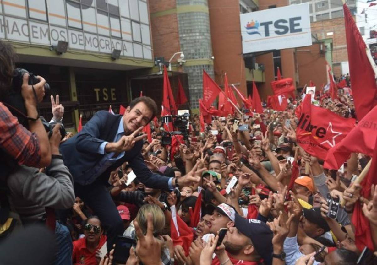 LOCURA: Así festejó Salvador Nasralla tras declararse como el próximo presidente de Honduras