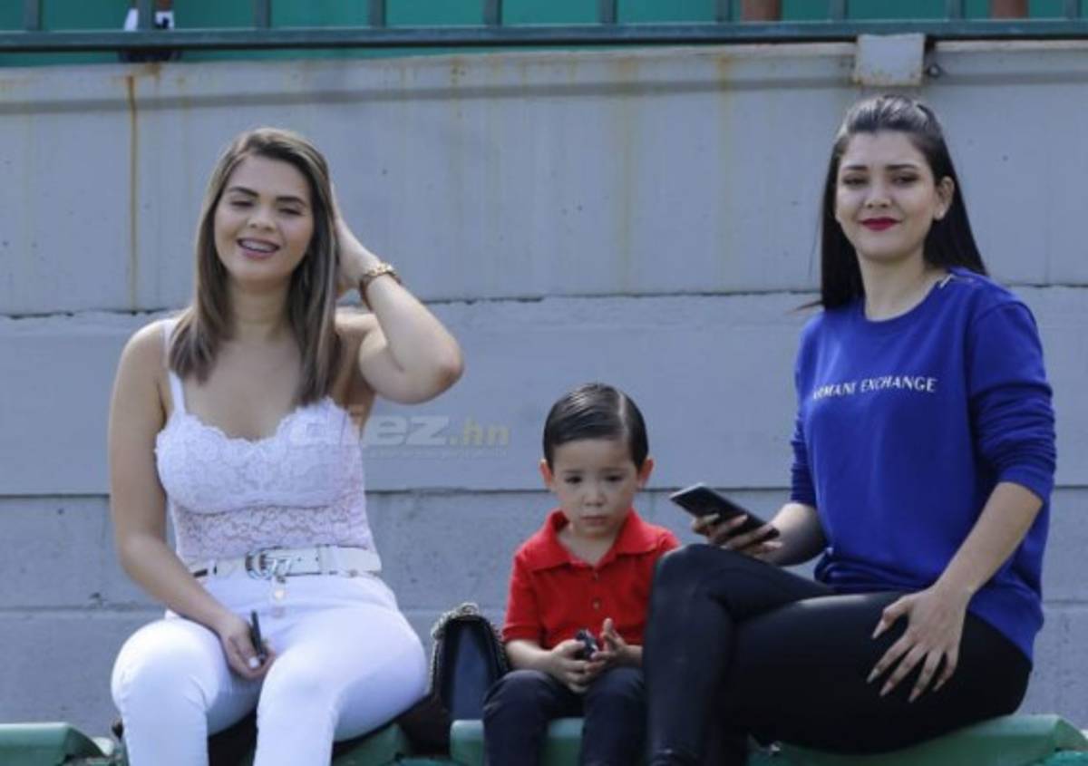 Hermosas chicas y ambientazo en el Yankel Rosenthal para el clásico Marathón-Olimpia