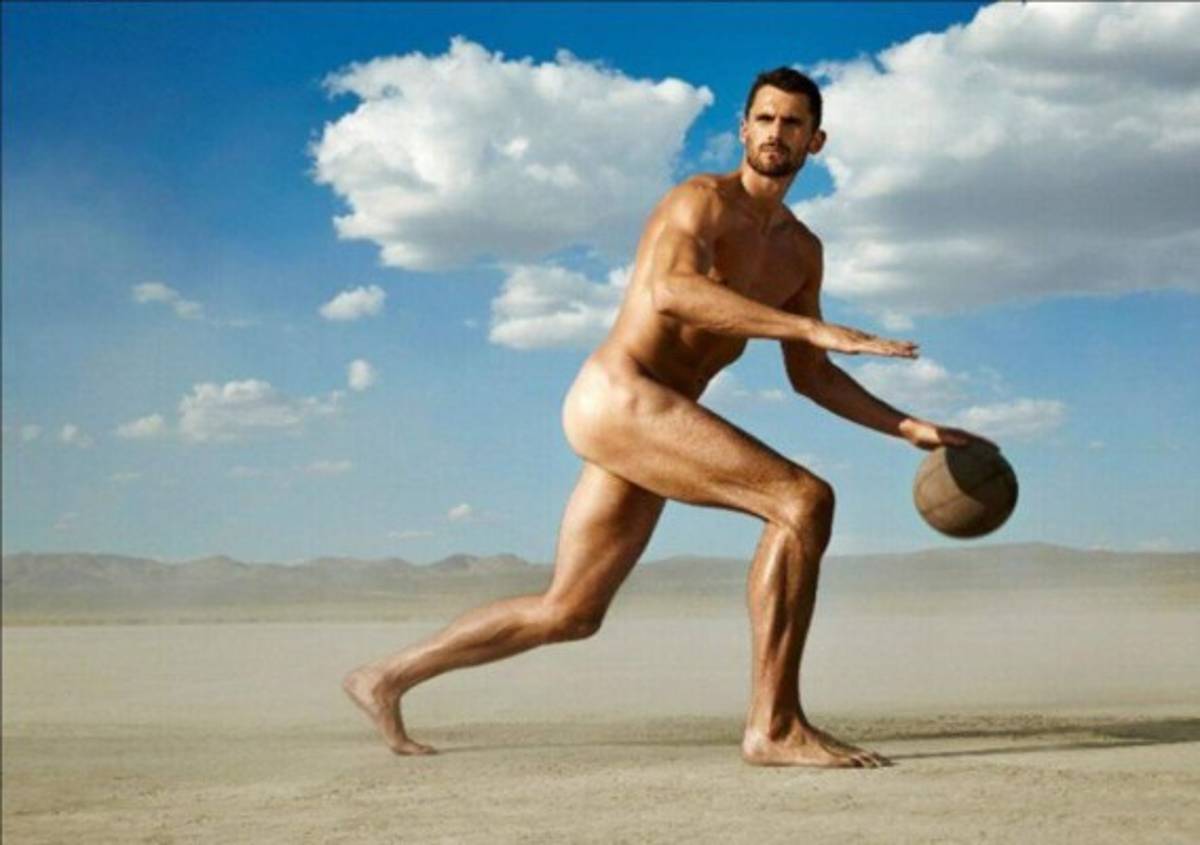 'Desnudos y con poca ropa': Los deportistas que no se han intimidado ante la cámara