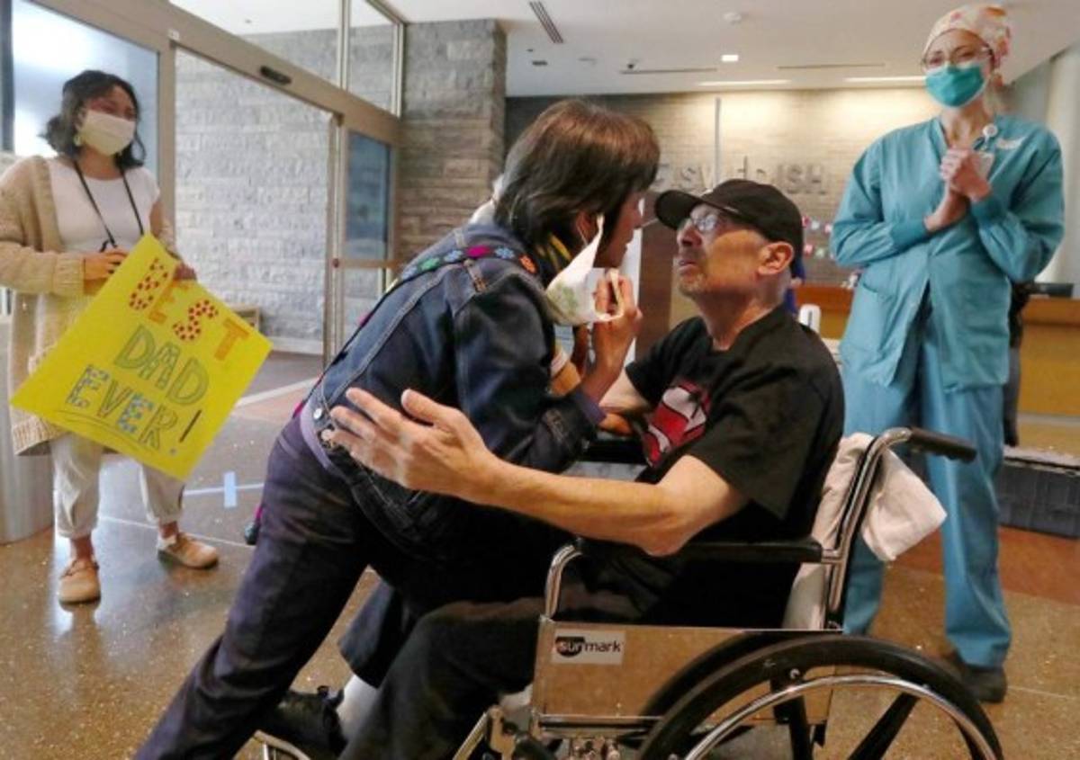 Venció al coronavirus tras dos meses hospitalizado y recibe una factura de un millón de dólares