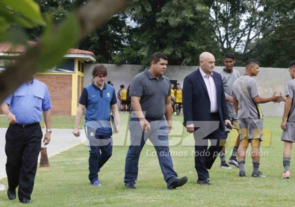 Comitiva australiana inspecciona San Pedro Sula previo al repechaje ante Honduras