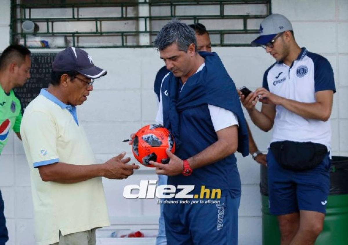 ¡Fiestón en el Puerto! Los gestos de Diego Vázquez y la belleza en el Platense-Motagua