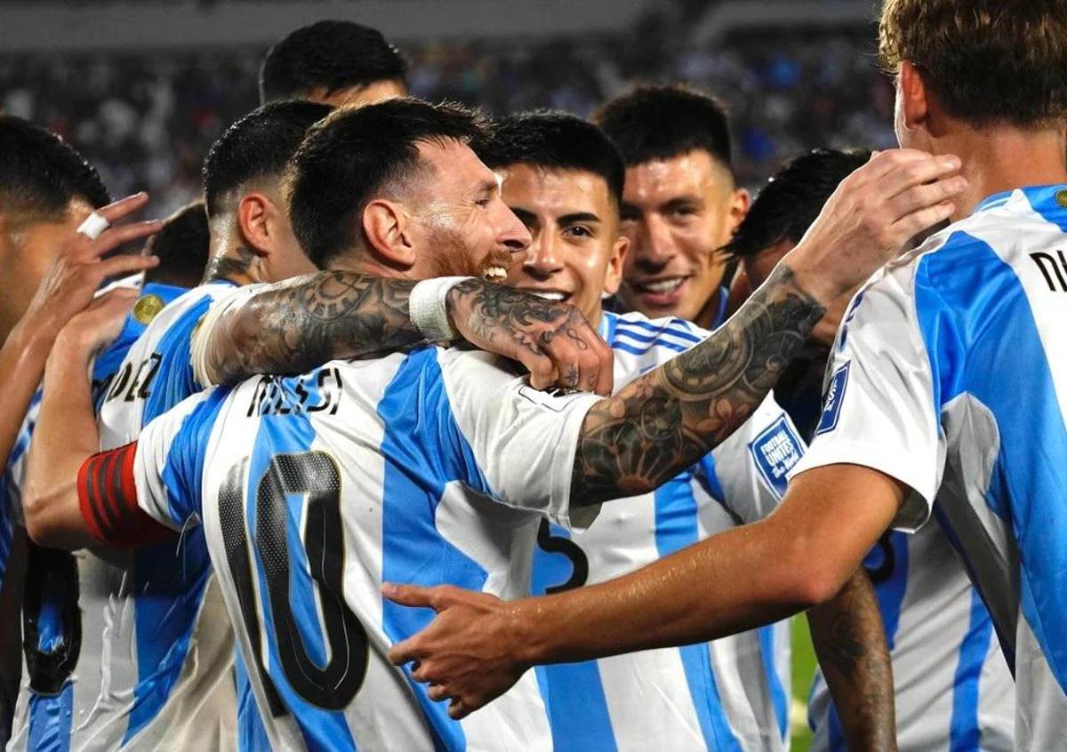 El motivo por el que Messi no se llevó la pelota tras el hattrick con Argentina: quién la tiene y el mensaje de Antonela