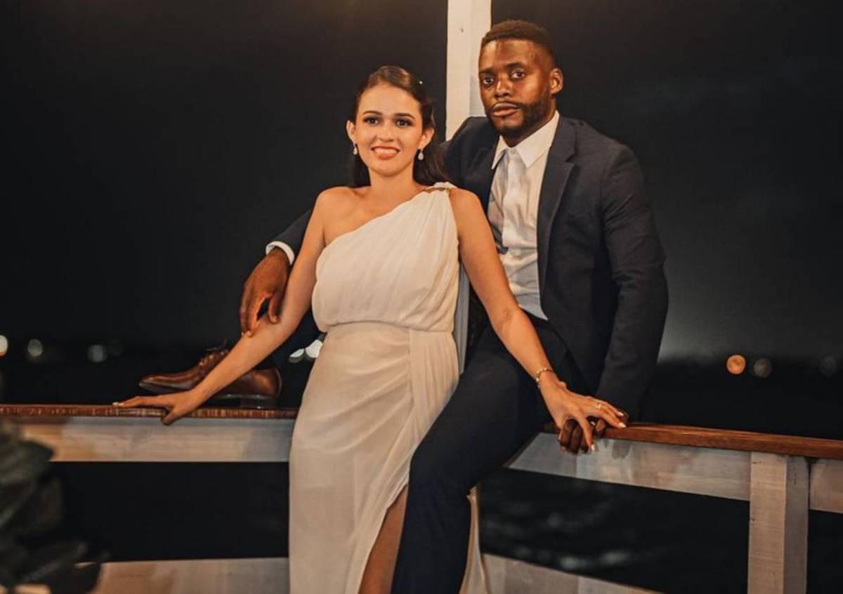 Goleador hondureño se jura amor eterno con licenciada salvadoreña en romántica boda en Puerto Cortés