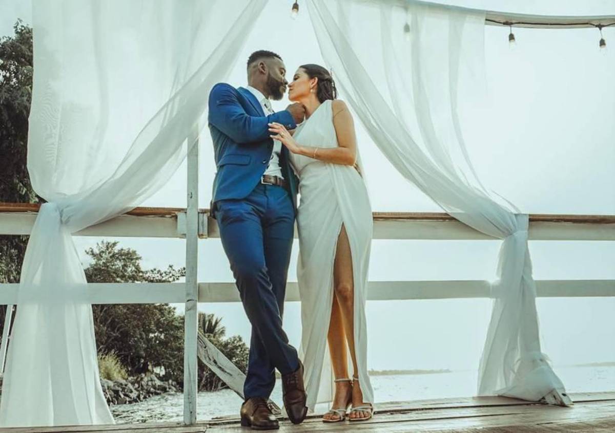 Goleador hondureño se jura amor eterno con licenciada salvadoreña en romántica boda en Puerto Cortés