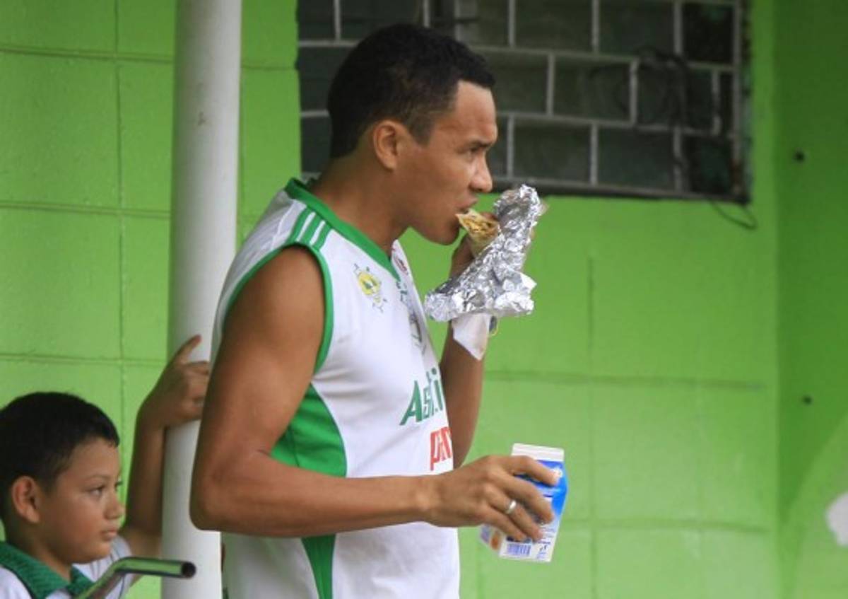 FOTOS: Las locuras de Rambo de León y una vida llena de fútbol