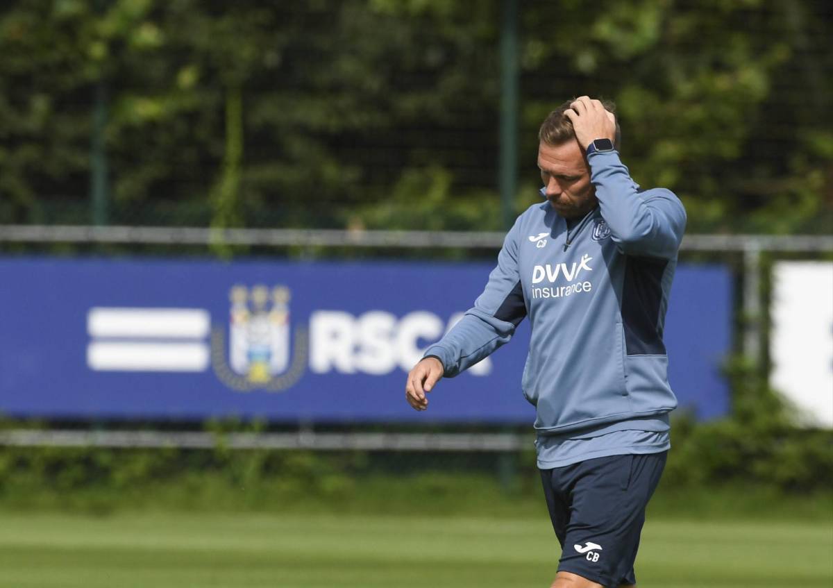 ¡Y no fue por droga, mujeres o alcohol! La exfigura de la Premier League que perdió su fortuna y se quedó sin casa ni auto