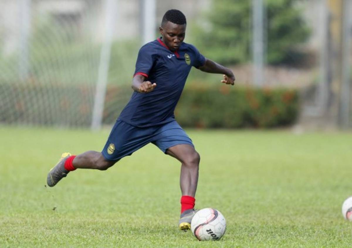 FICHAJES: Michaell Chirinos y la noticia de su agente; Jorge Álvarez y Denil Maldonado apuntan al extranjero