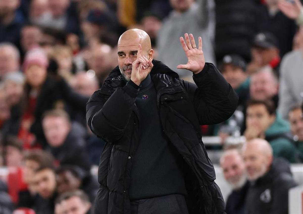 El polémico gesto de Pep Guardiola a los aficionados del Liverpool tras la derrota del Manchester City ¿Qué le cantaron?