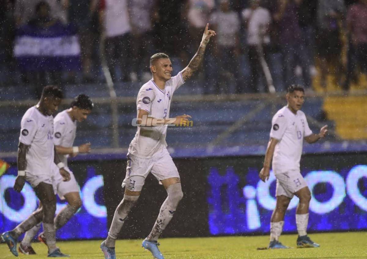 Júbilo en el Olímpico: Aficionados invaden la cancha en medio del triunfo de Honduras sobre Canadá en Liga de Naciones