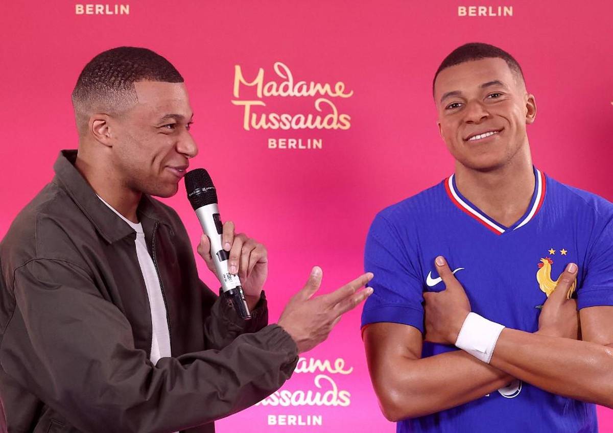 ¡No lo podía creer! La viral reacción de Mbappé tras ver su figura de cera en París: “Es más Kylian que yo”