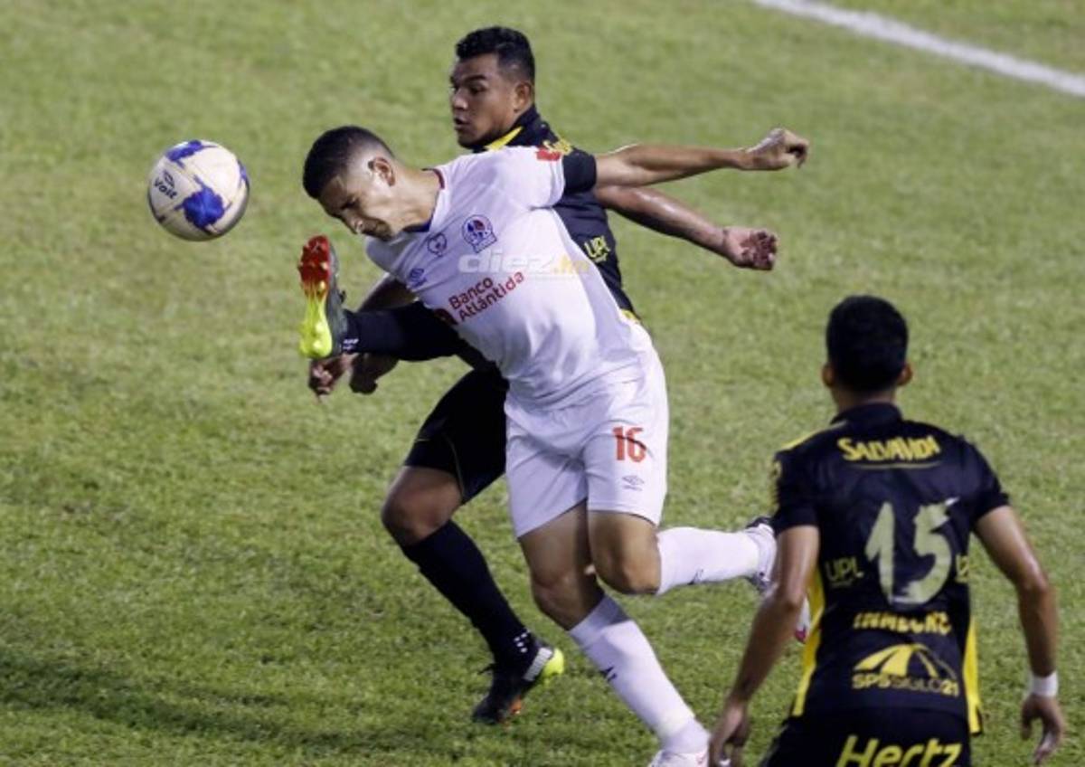 ¡Figura del Real España llegó con la mandíbula rota al Olímpico, las mejores fotos del Real España-Olimpia!