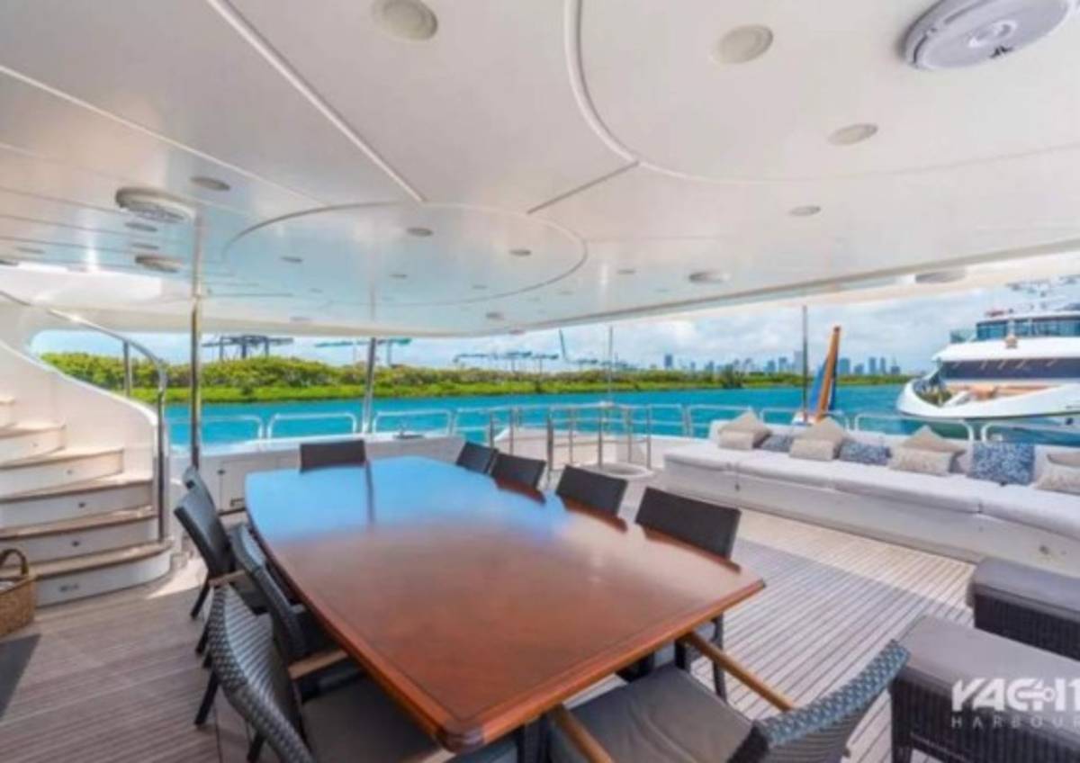 Así quedó el lujoso yate de Marc Anthony valorado en 7 millones de dólares que fue destrozado por un voraz incendio