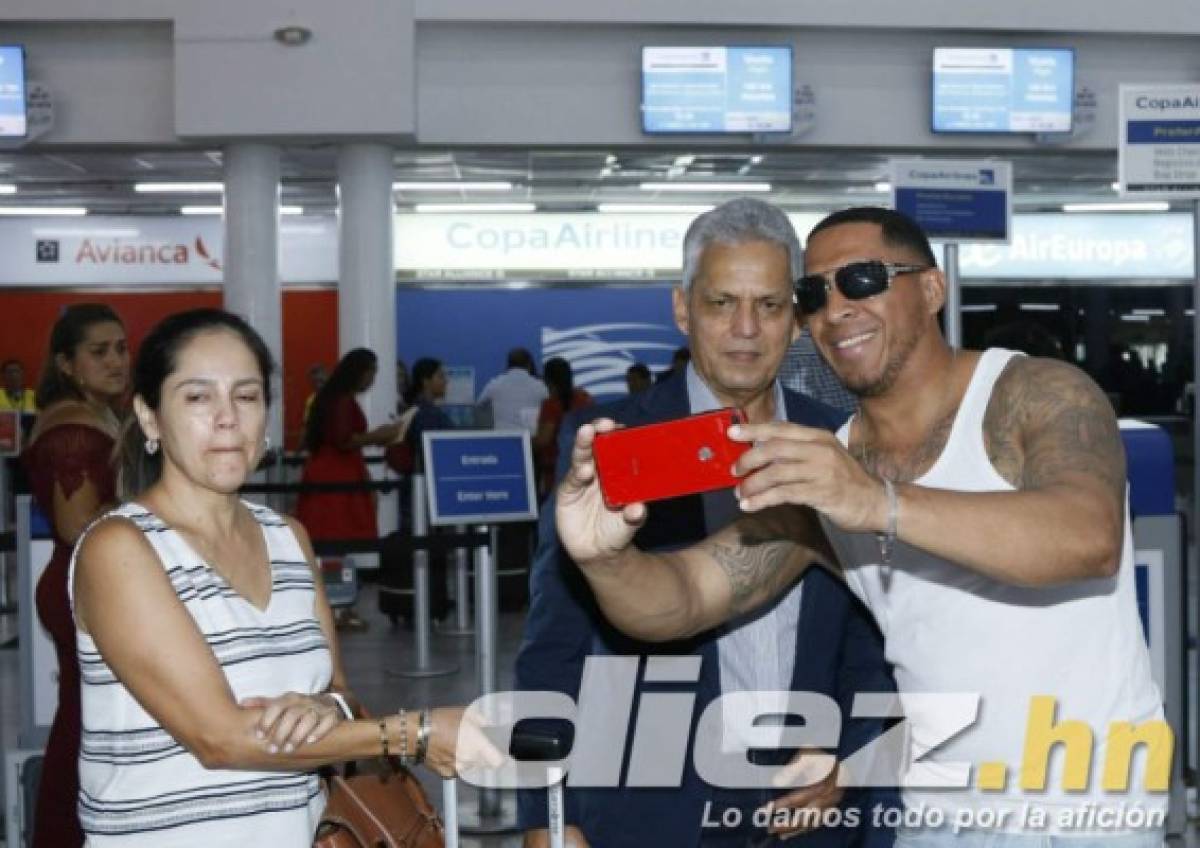 Con una visita sorpresiva: Emotiva despedida a Reinaldo Rueda, Elis y Chirinos en el aeropuerto