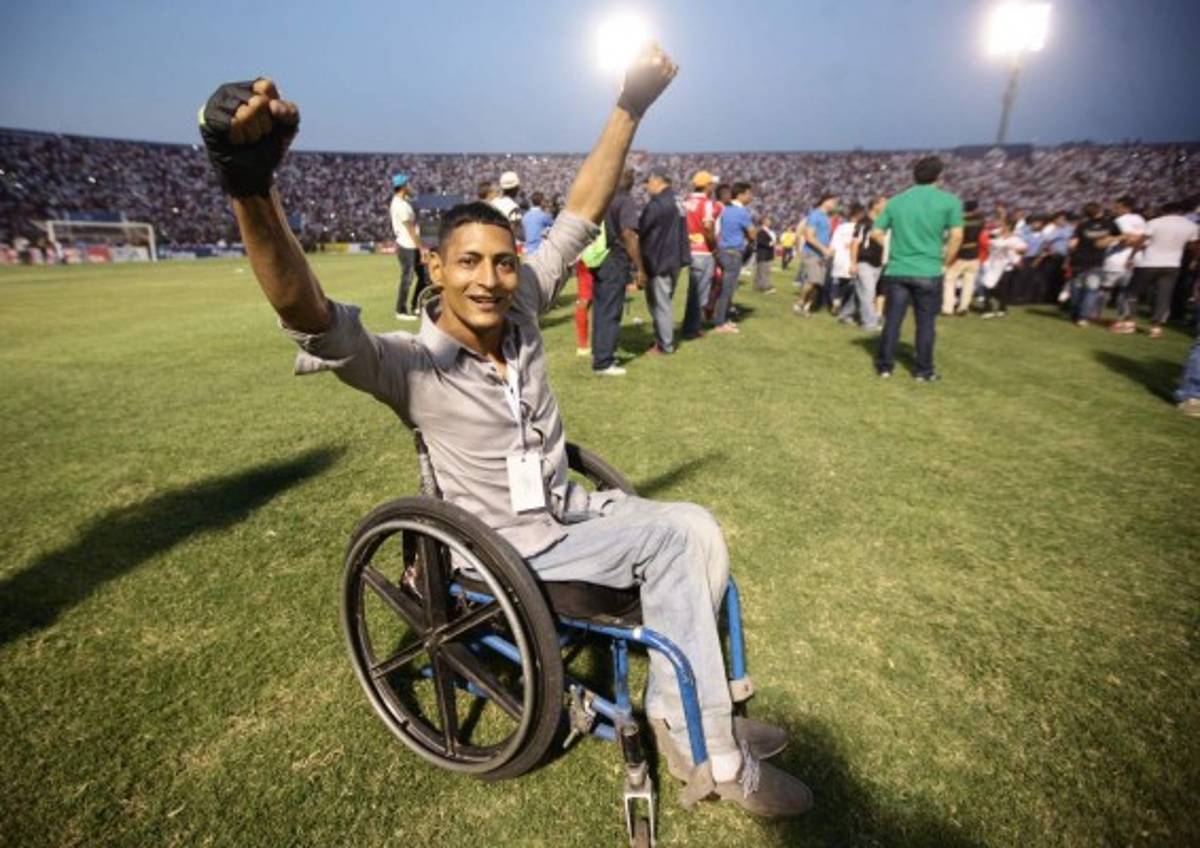 Las fotos más curiosas que se vieron en el estadio Nacional en la gran final