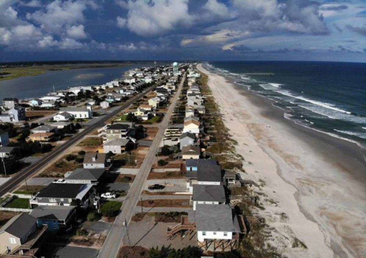 Así esperan en las costas de las Carolinas al poderoso huracán Florence