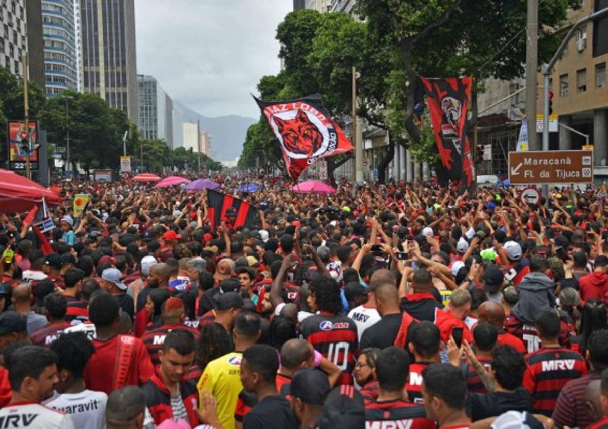 Eufórica celebración del Flamengo en Río de Janeiro tras ganar la Copa Libertadores