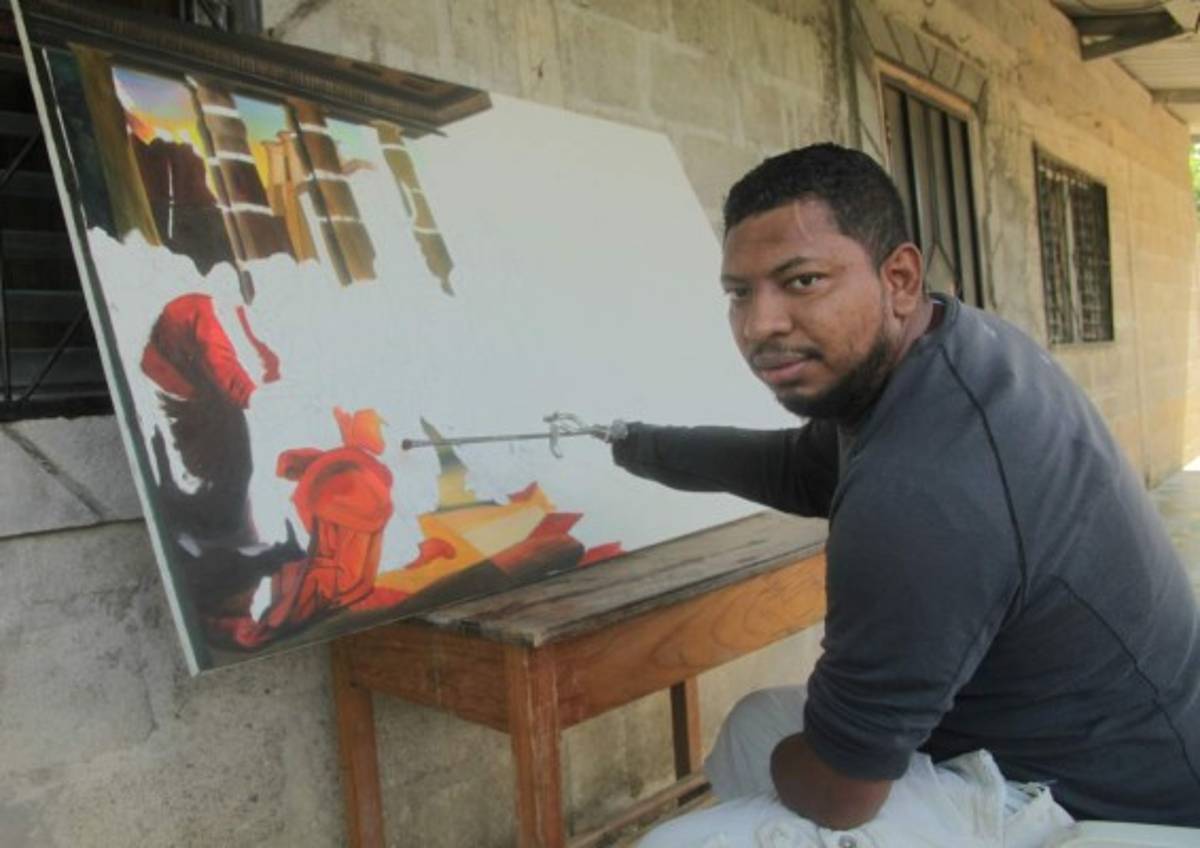 FOTOS: Así es Olvin, el hondureño que juega sin manos