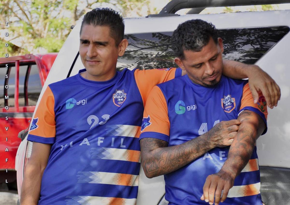 ¿Cómo lucen? Equipo burocrático ficha exseleccionados nacionales retirados y arman 11 titular de lujo