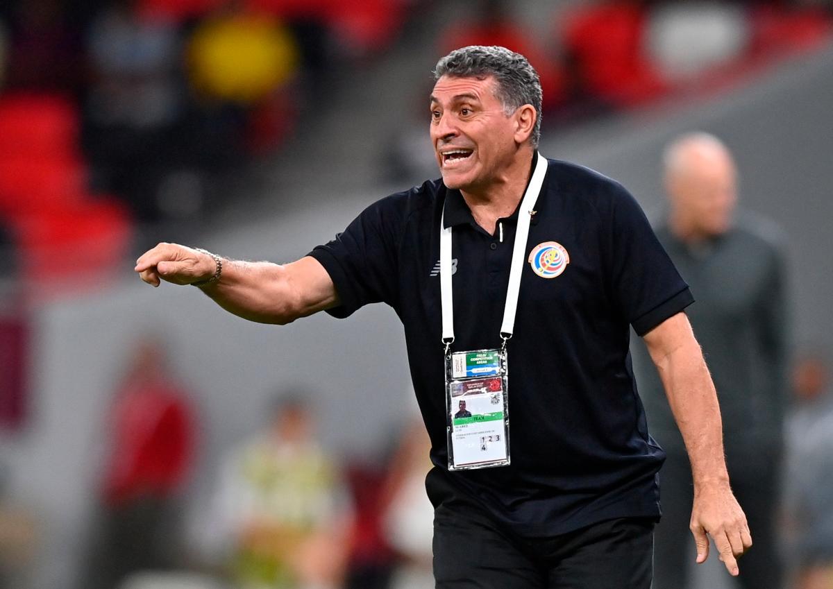 DT Suárez de Costa Rica Luis Fernando Suárez: Quien diga que solo piensa en atacar es un “populista”