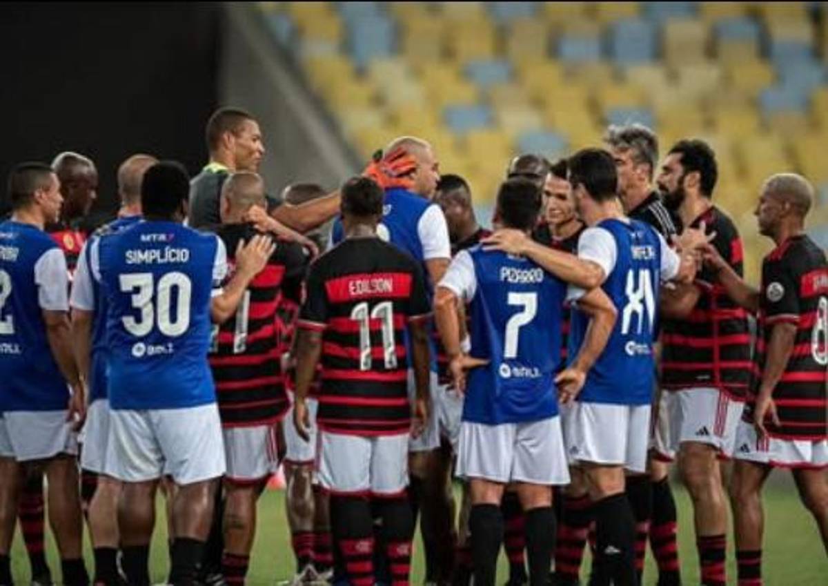 Así fue la despedida de Adriano: se ‘quiebra’ tras escuchar un mensaje de su padre fallecido y el reencuentro con Ronaldo