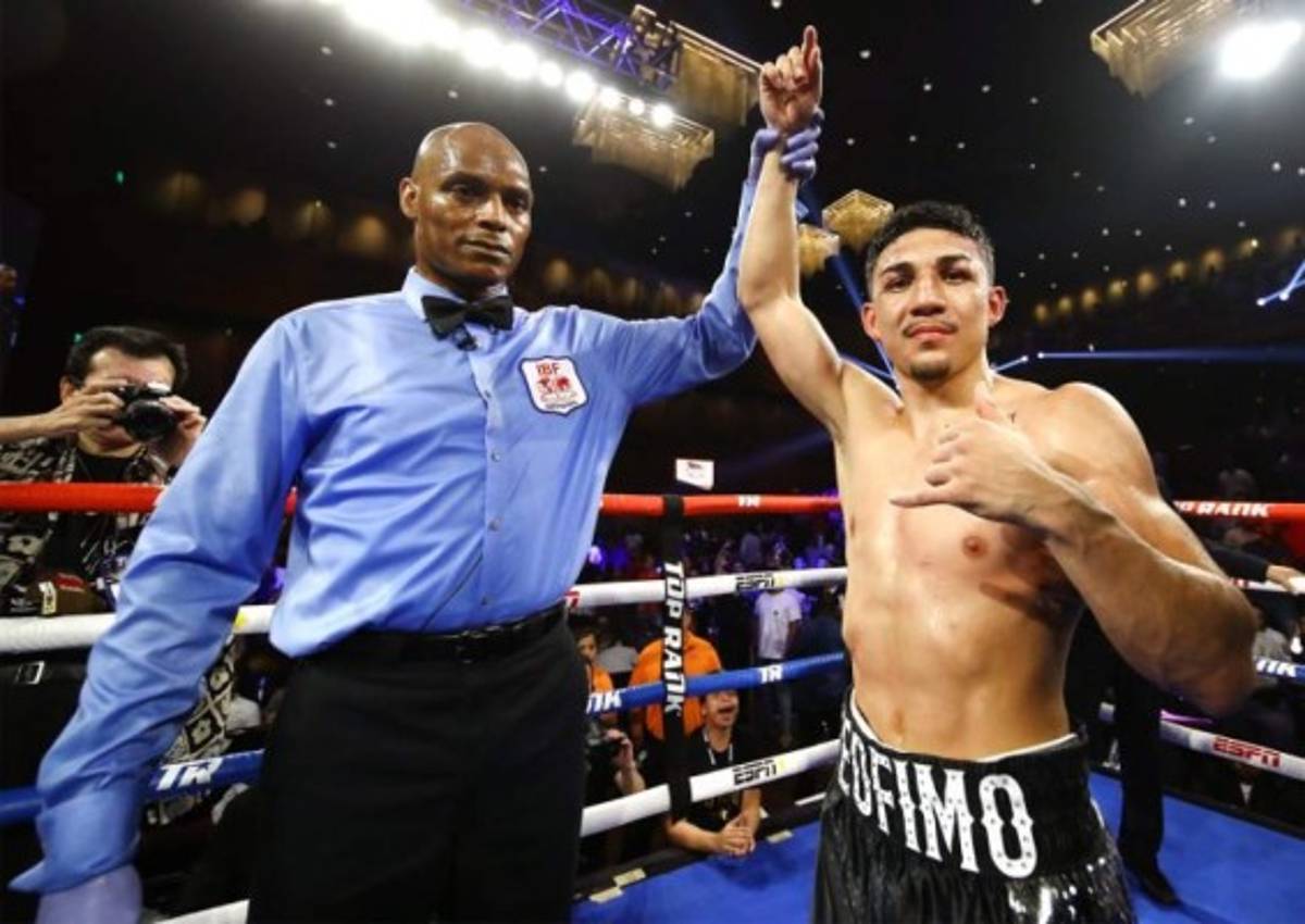 En fotos: Así noqueó el hondureño Teófimo López a Richard Commey