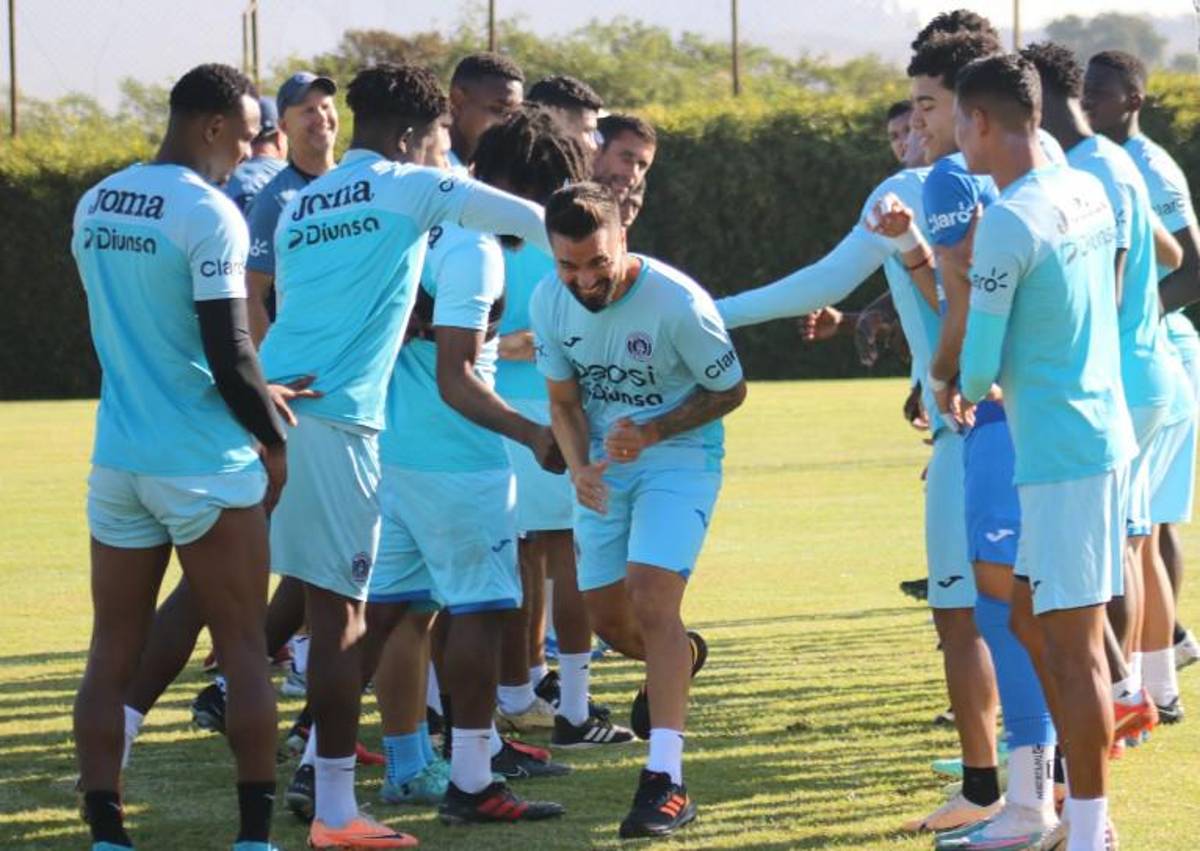 Así fue el primer entrenamiento de Rodrigo “Droopy” Gómez con Motagua: Charla con Diego Vázquez y pasillo al argentino