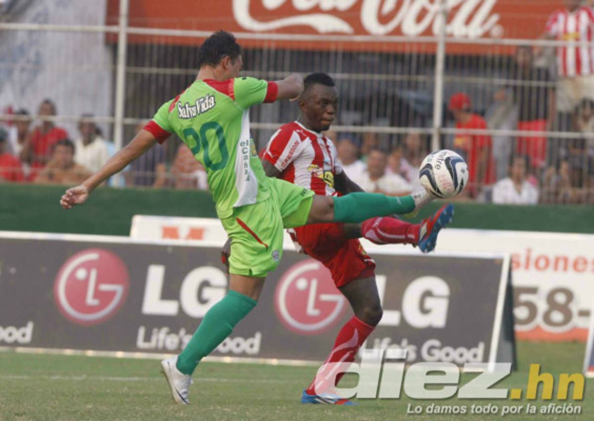 Polémico juego en La Ceiba Vida-Marathón